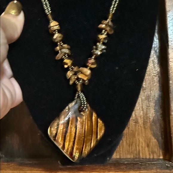 Jewelry - Glass and tigers eye necklace